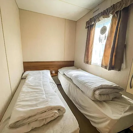 8 Berth Caravan With Decking At Sunnydale In Lincolnshire Ref 35087S Louth  Exterior photo
