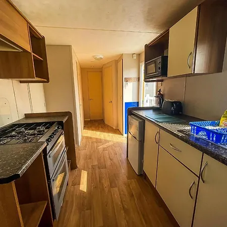 8 Berth Caravan With Decking At Sunnydale In Lincolnshire Ref 35087S Louth  Exterior photo