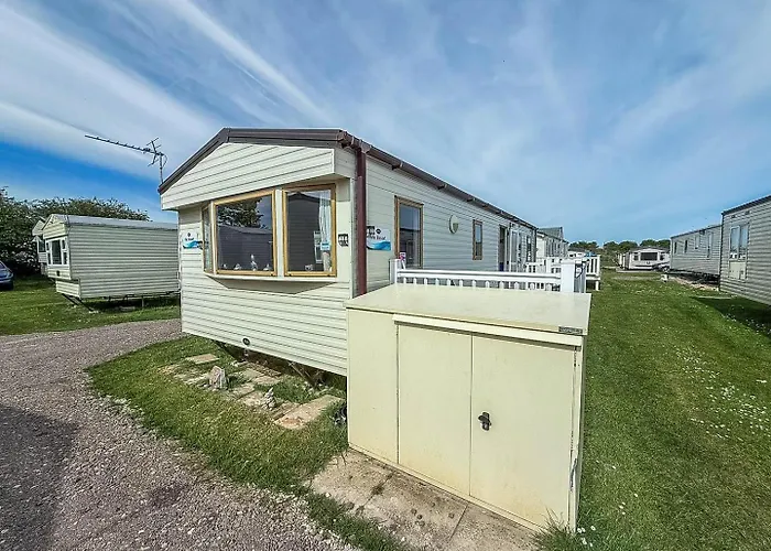 8 Berth Caravan With Decking At Sunnydale In Lincolnshire Ref 35087S