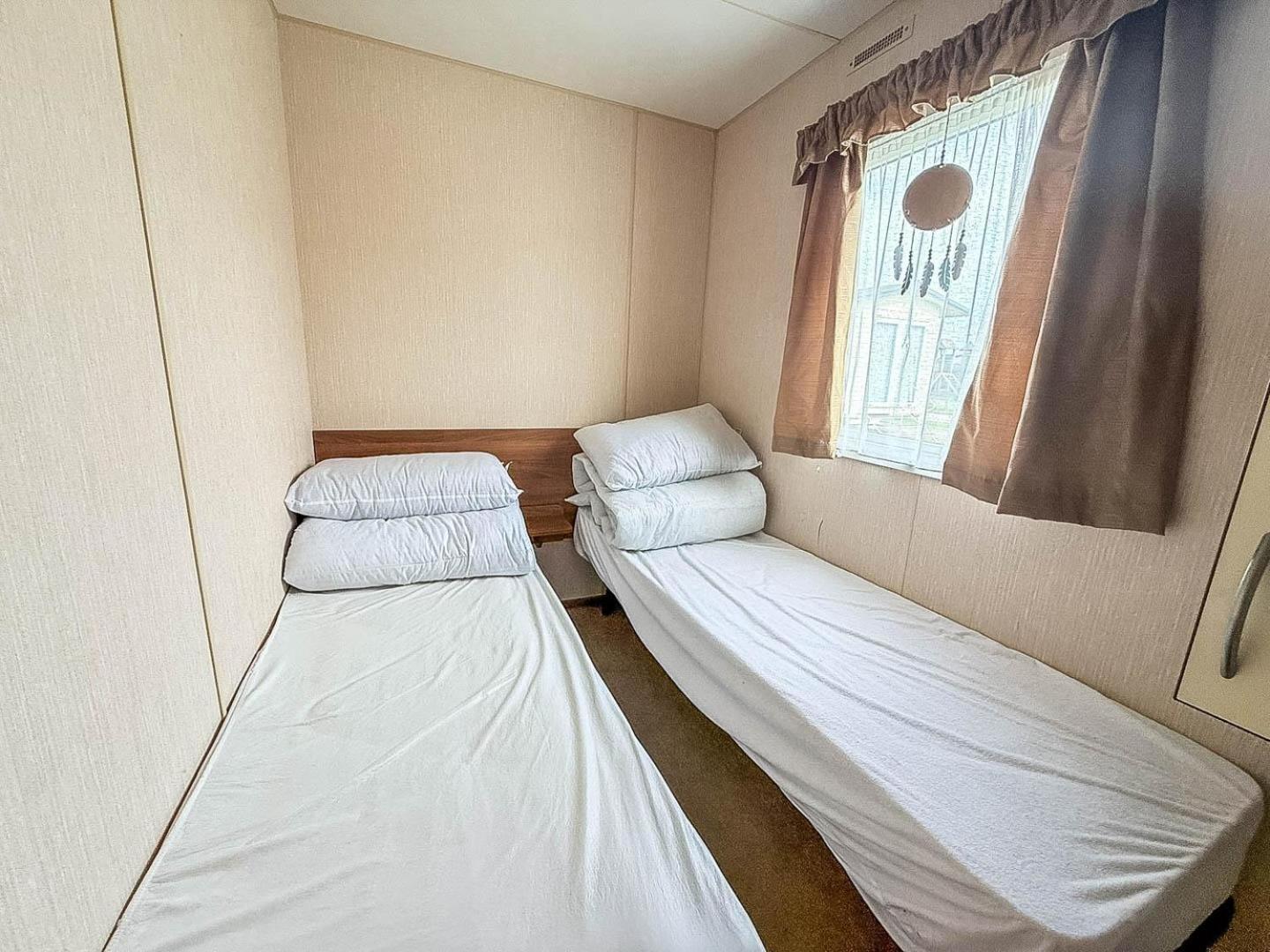 Camping 8 Berth Caravan With Decking At Sunnydale In Lincolnshire Ref 35087s Louth (Lincolnshire)