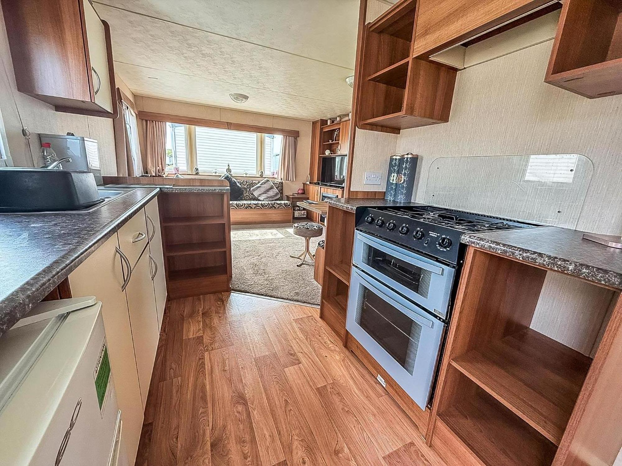 8 Berth Caravan With Decking At Sunnydale In Lincolnshire Ref 35087s Camping *